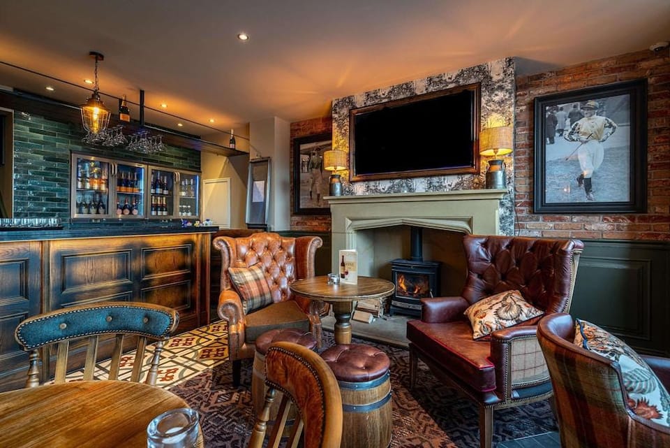 The Bold Hotel - Bar & Grill Hotel in Southport