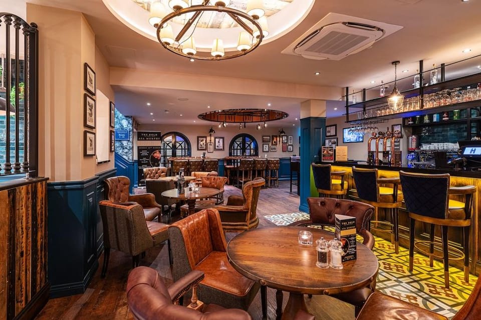 The Bold Hotel - Bar & Grill Hotel in Southport