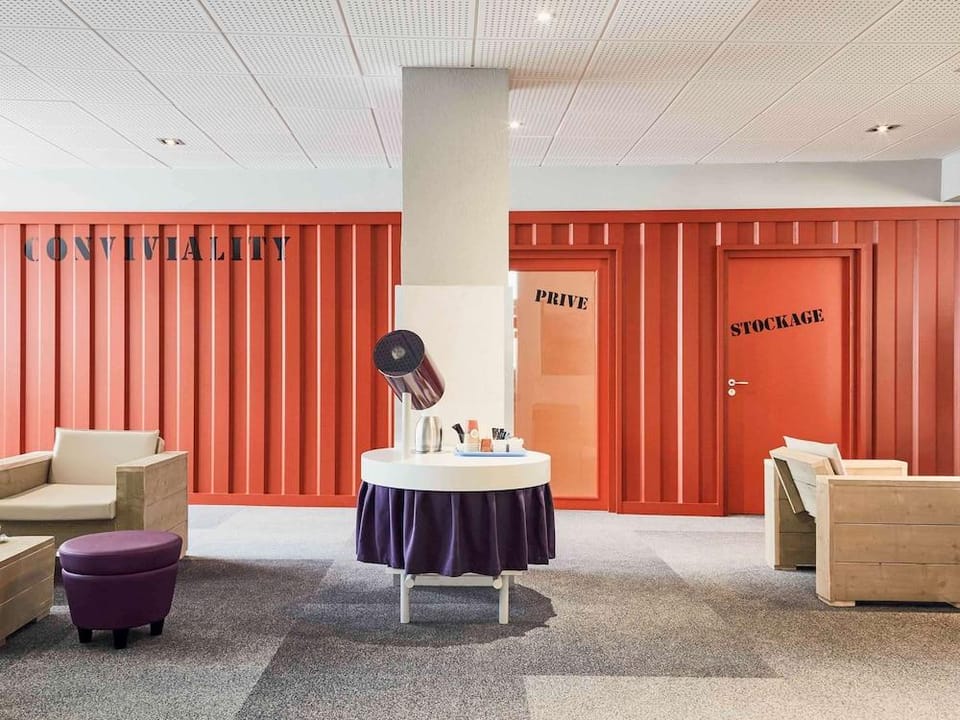 Hotel ibis Styles Marseille Provence Aeroport -Ex Novotel- Hotel in Marignane