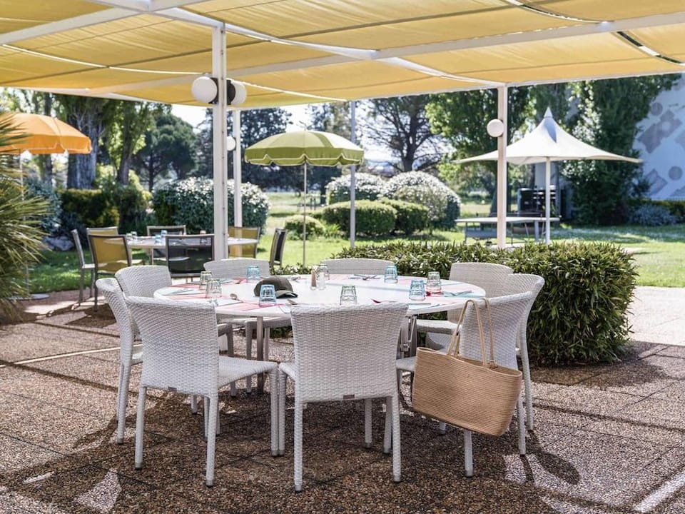 Hotel ibis Styles Marseille Provence Aeroport -Ex Novotel- Hotel in Marignane