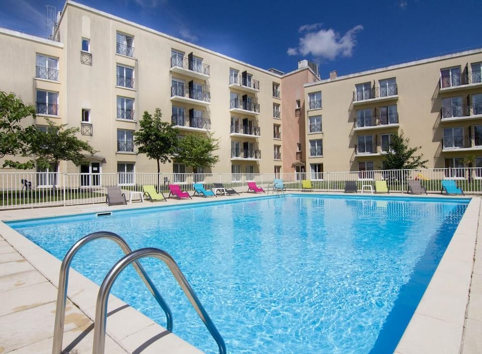 Residence Du Parc Hotel in Chessy