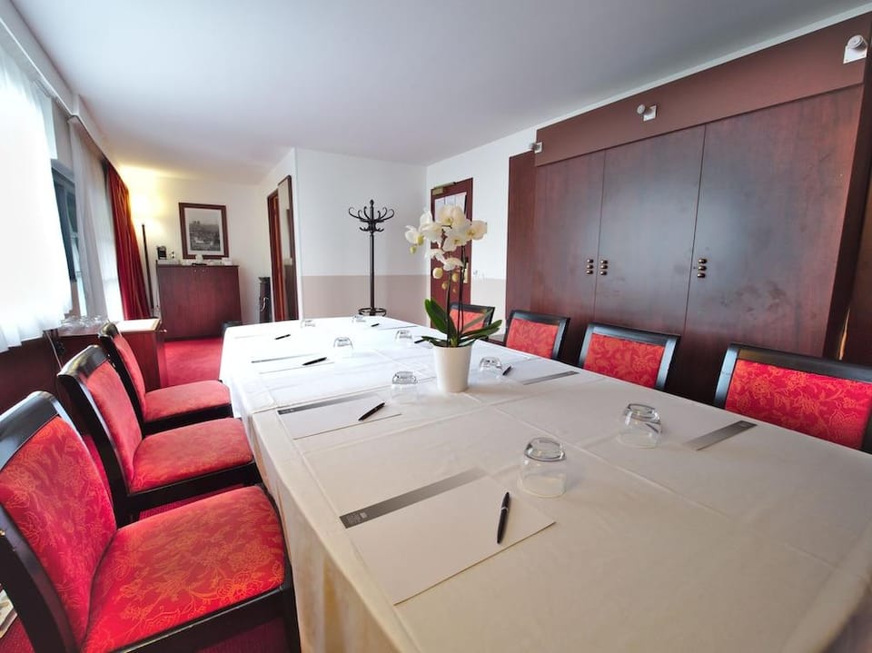 Hotel Concorde Montparnasse Hotel in Paris