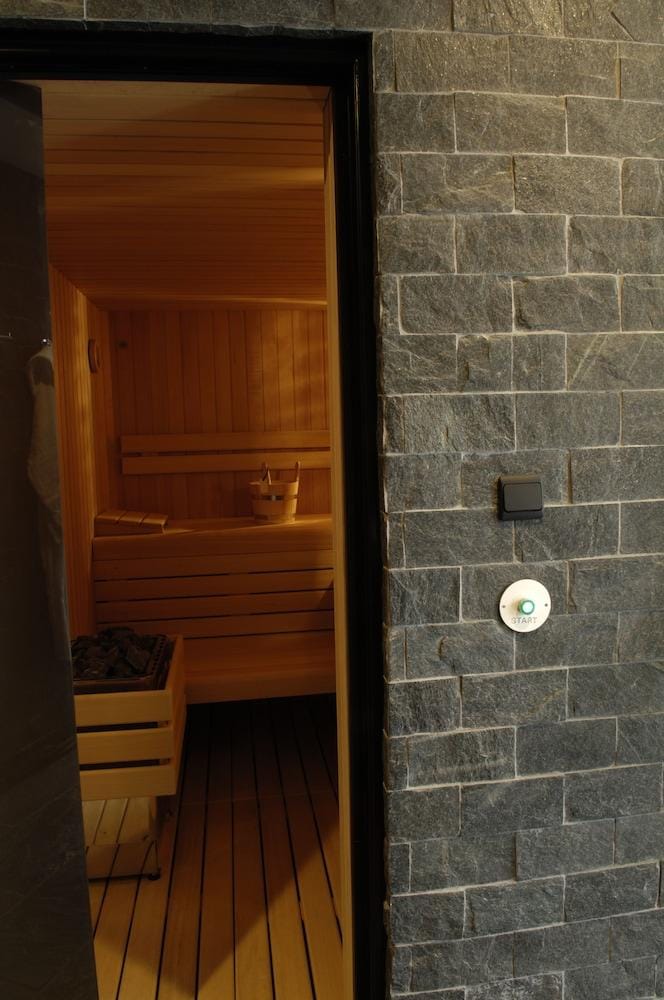 Yooma Urban Lodge, BW Premier Collection Hotel in Brussels
