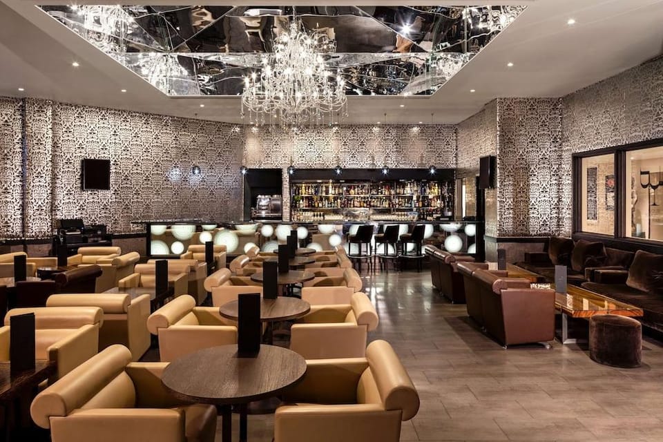 Radisson Blu Edwardian, Heathrow Hotel in London Borough of Hounslow
