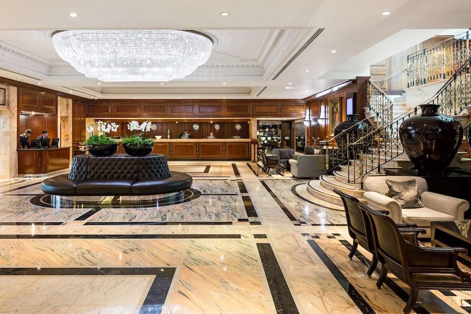 Radisson Blu Edwardian, Heathrow Hotel in London Borough of Hounslow