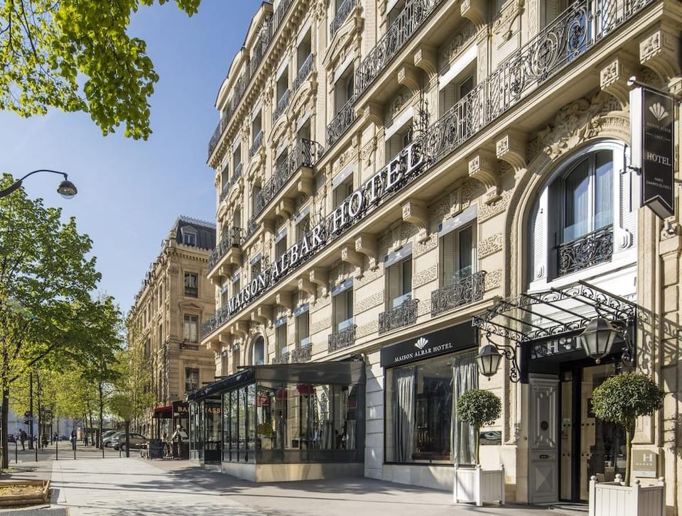 MAISON ALBAR HOTEL Paris Champs Elysees (ex-Mac Mahon) Hotel in Paris