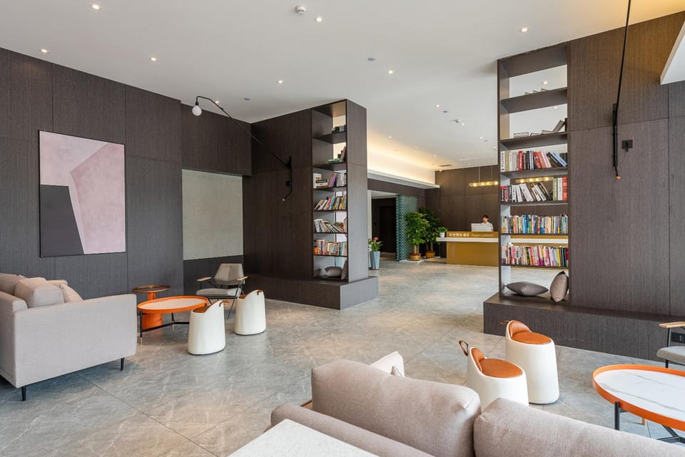 Shared lounge/TV area