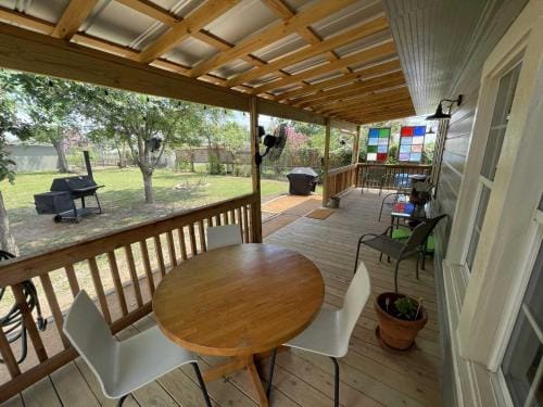 Cherry Street Star Hotel in Bandera