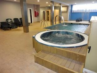 Hot tub
