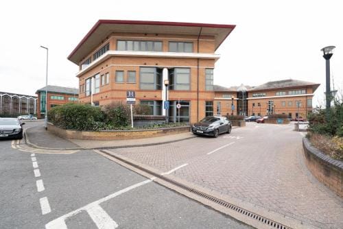 One bed flat with additional double mattress suitable for 4 Hotel in London Borough of Hounslow