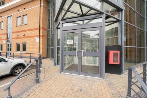 One bed flat with additional double mattress suitable for 4 Hotel in London Borough of Hounslow