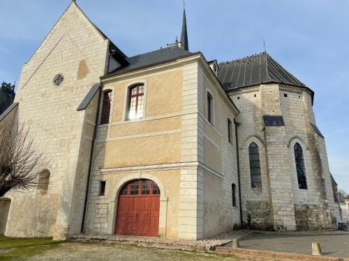 Detente pres du Loir : Chambre et salon prives, ideal pour randonnees et proche des 24H du Mans - FR Hotel in Centre-Val de Loire