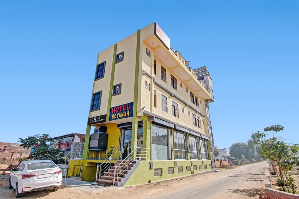 Hotel O Reyansh Hotel in Jaipur
