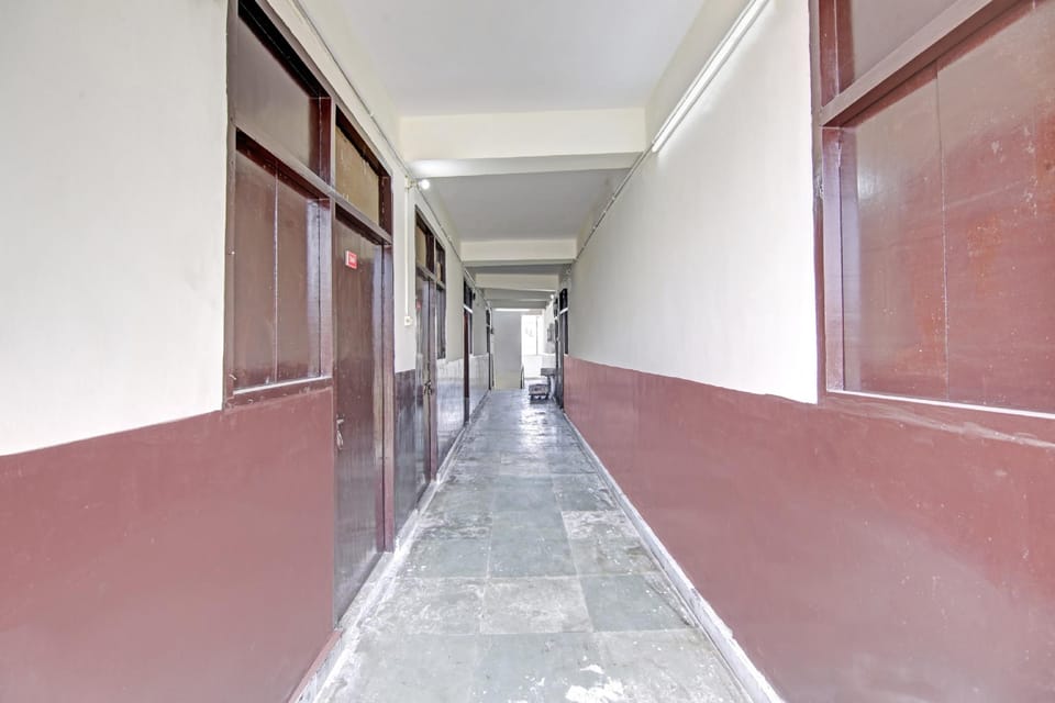 Hotel O Royal Hotel in Noida
