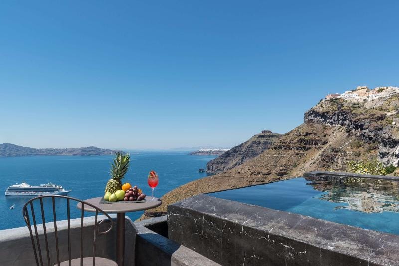 Evgenia Villas & Suites Hotel in Thera