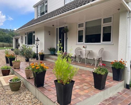 Woodland House B & B Hotel in East Dorset District