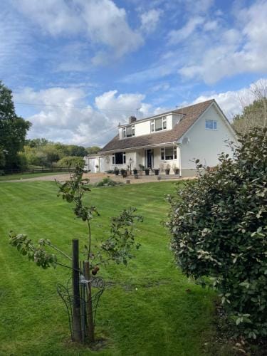 Woodland House B & B Hotel in East Dorset District