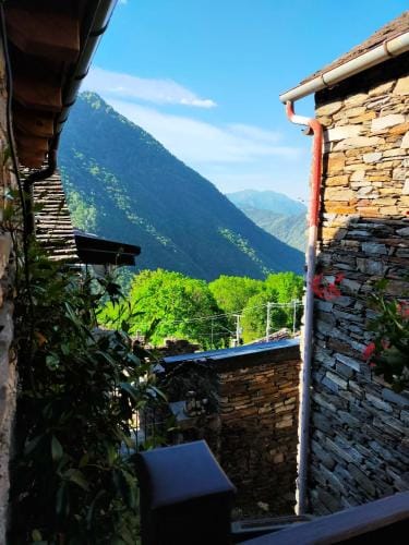 B&B CA' DEL PITUR CICOGNA Hotel in Canton of Ticino