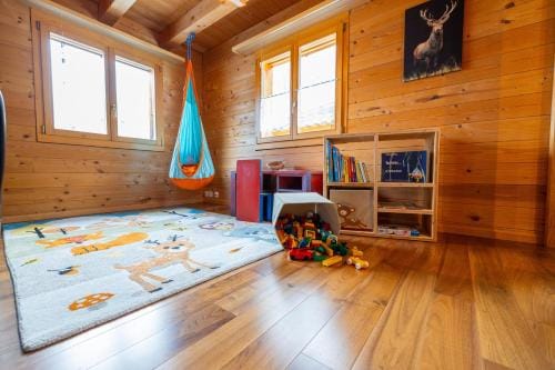 Chalet Regenbogen Leukerbad mit Indoorrutschbahn Hotel in Canton of Valais