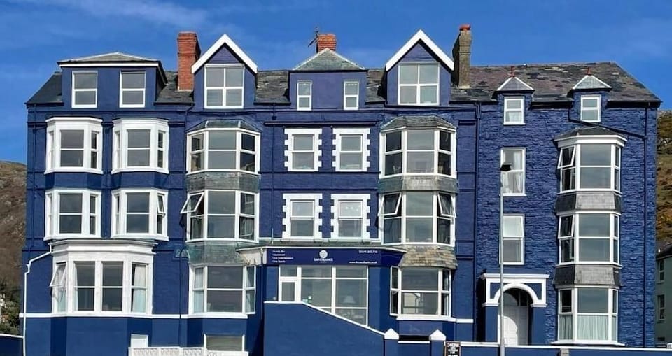 The Sandbanks Hotel in Barmouth