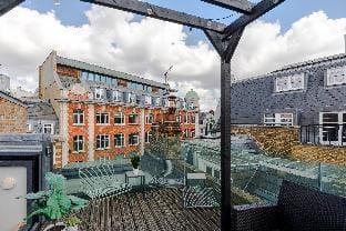 Instagood Penthouse- Covent Garden-by Frankie says Hotel in City of Westminster