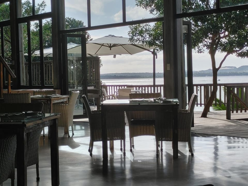 Mukumbura Lodge Bilene Lodge in Africa