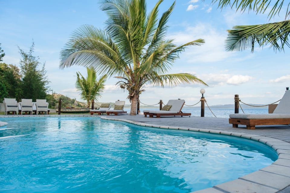 Mukumbura Lodge Bilene Lodge in Africa