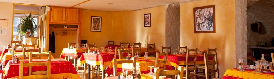 Hotel Restaurant Les Alpins Hotel in Provence-Alpes-Côte d'Azur