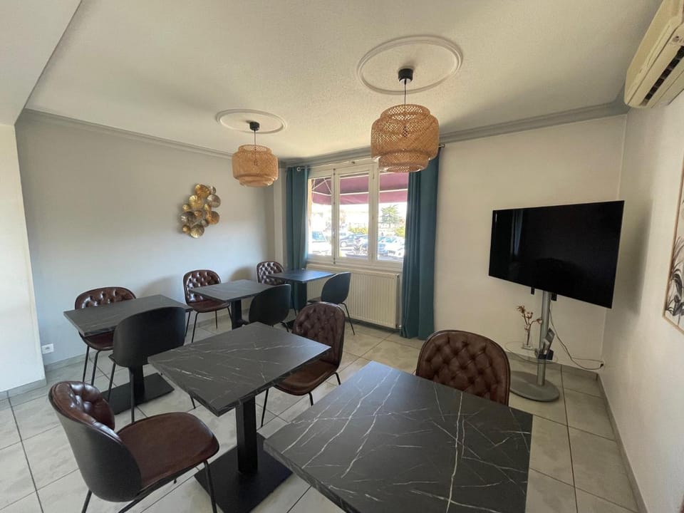 Bar/lounge