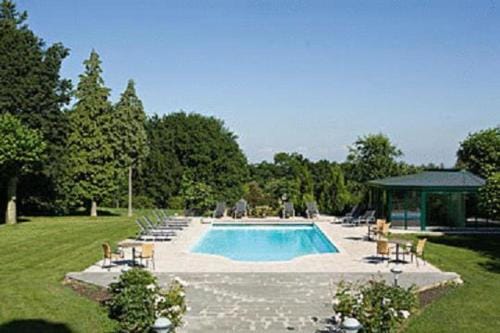 Chateau Du Mont Joly Hotel in Dole