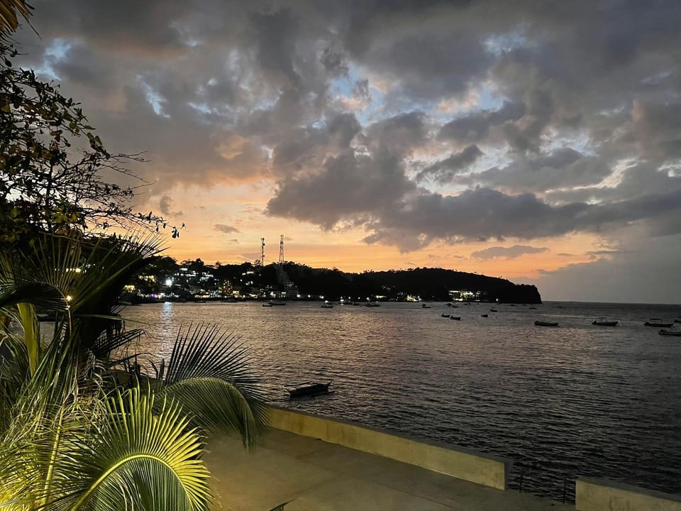 Tinas reef dive and resort  Hotel in Puerto Galera