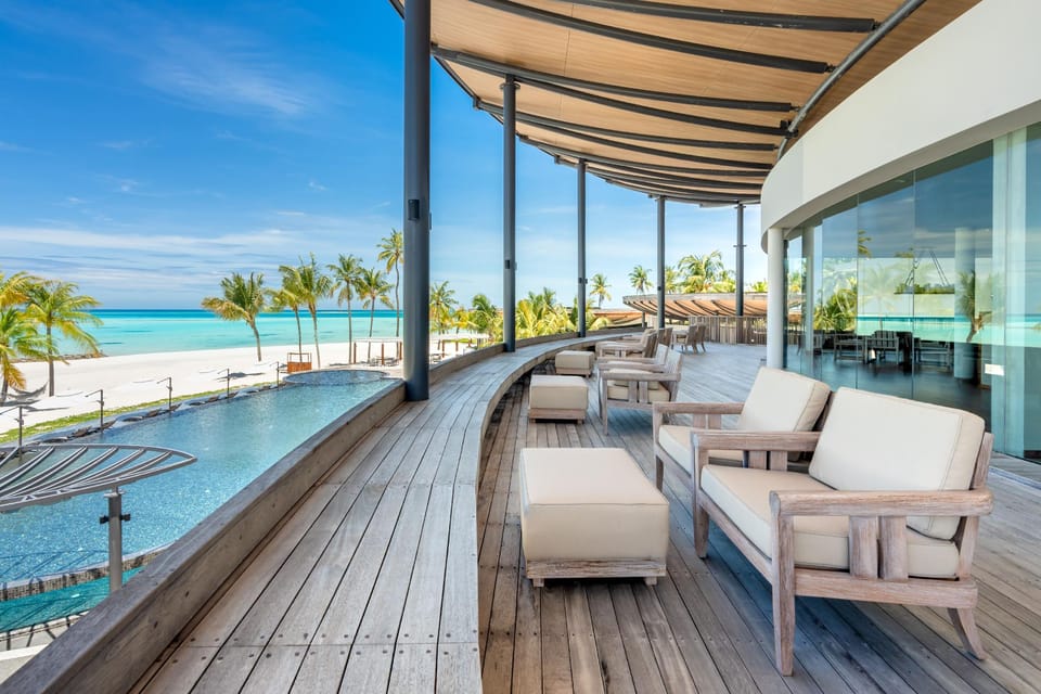Poolside bar