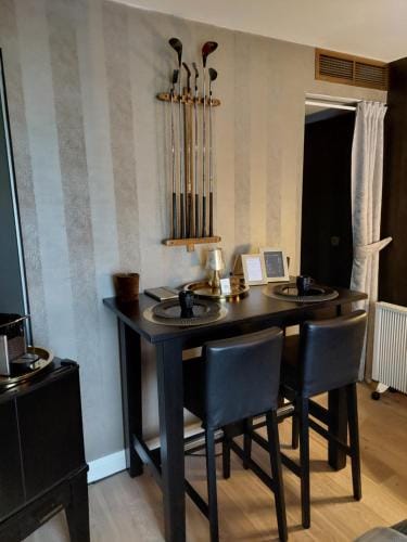 La chambre et le studio du chateau du golf de Bernalmont Hotel in Liège
