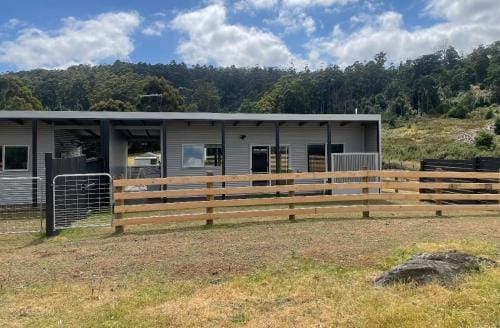 Acacia Hills Retreat Inn in Tasmania