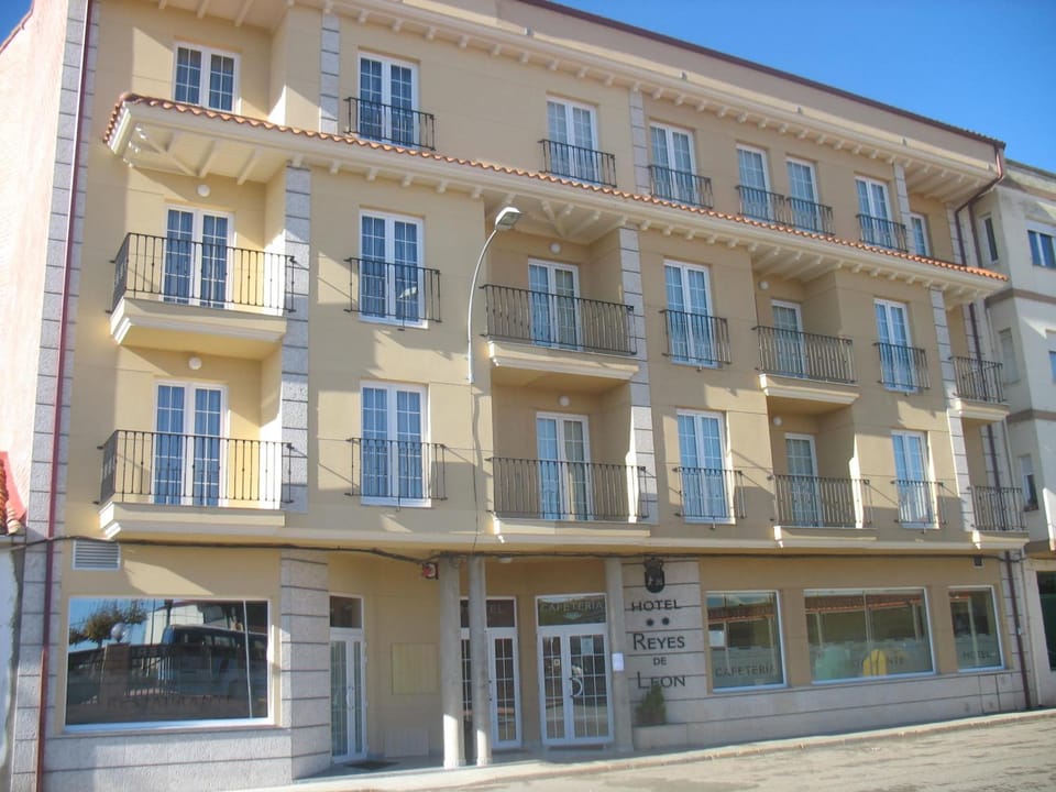 Hotel Reyes De Leon Hotel in Castile and León