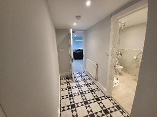 High Spec Large 6 Bedroom House Hotel in Kingston upon Thames