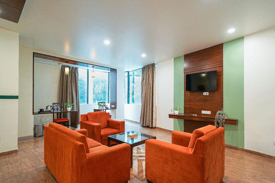 Shared lounge/TV area