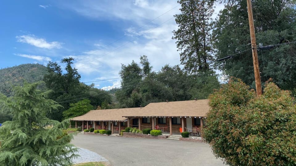 Fawndale Lodge Motel in California