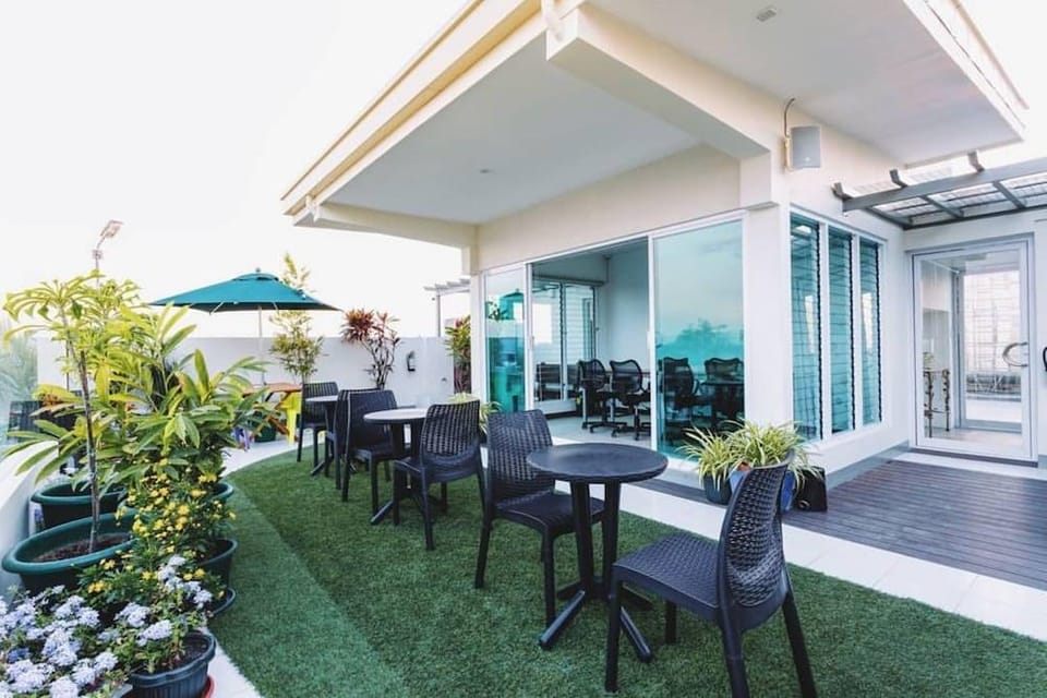 H Hotel Quezon City Hotel in Quezon City