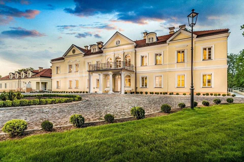 Hotel Sobienie Krolewskie Hotel in Masovian Voivodeship