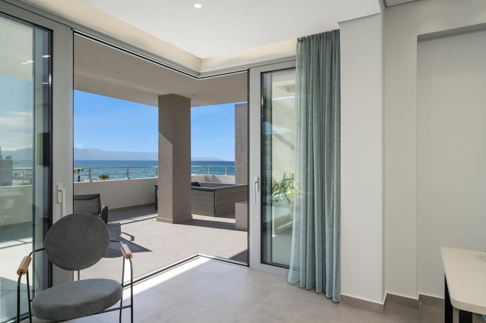 Ostrakon Suites Hotel in Agia Marina