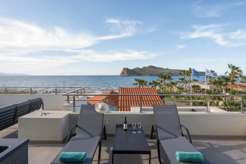 Ostrakon Suites Hotel in Agia Marina