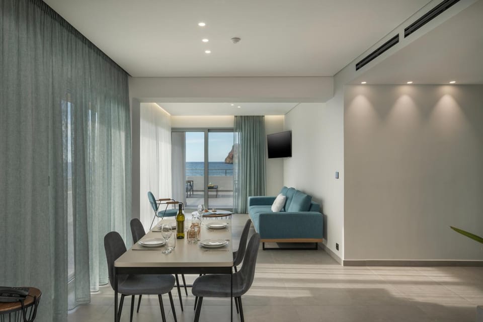Ostrakon Suites Hotel in Agia Marina