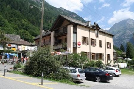 Ristorante Alpino Inn in Canton of Ticino
