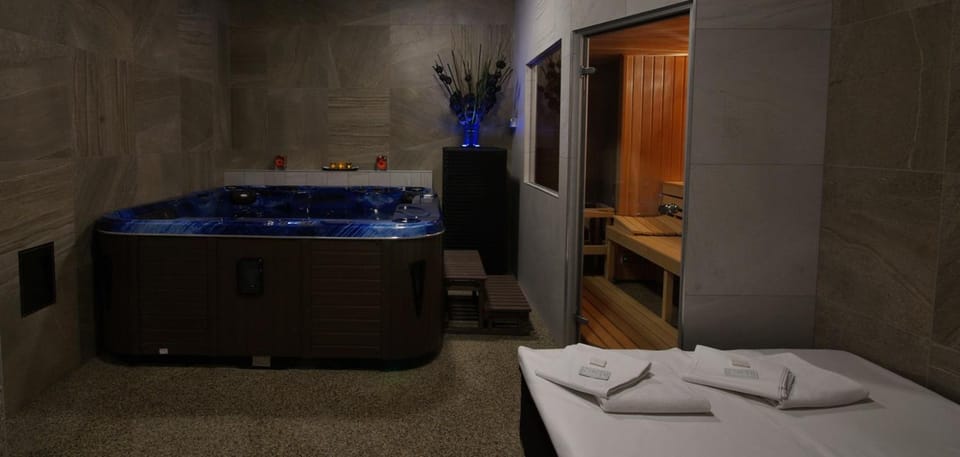 Hot tub