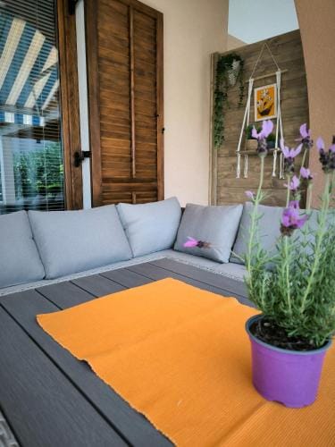 Studio Smokvica Hotel in Okrug Gornji