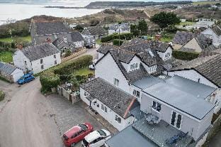 Sea Breeze Apt 3 - 2 Bedroom - Horton Beach Hotel in Wales