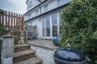 Sea Breeze Apt 3 - 2 Bedroom - Horton Beach Hotel in Wales