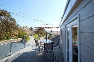 Sea Breeze Apt 2 - 2 Bedroom - Horton Beach Hotel in Wales