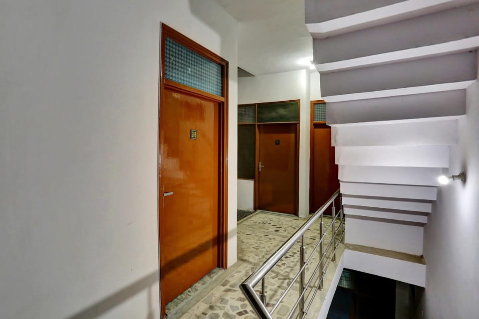 Hotel O Royal palace Hotel in Uttar Pradesh